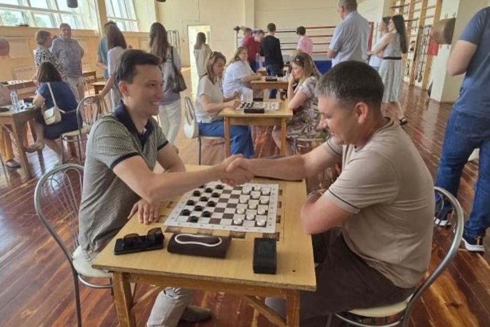 Сотрудники Министерства успешно выступили в соревнованиях по шашкам и шахматам Сотрудники Министерства успешно выступили в соревнованиях по шашкам и шахматам